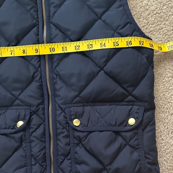 J. Crew Excursion Navy Quilted Down Filled Vest Women’s XS Cabincore Outdoors - Picture 5 of 8